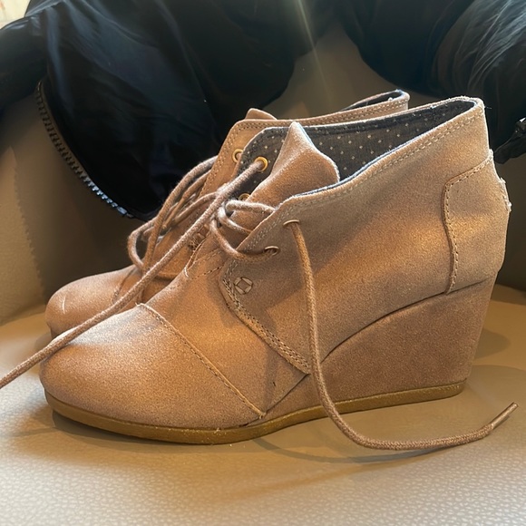 Toms Kala Wedge Bootie - Picture 1 of 6